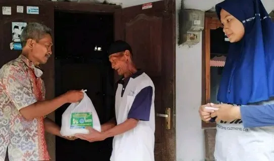 bantu keluarga siswa terdampak covid 19