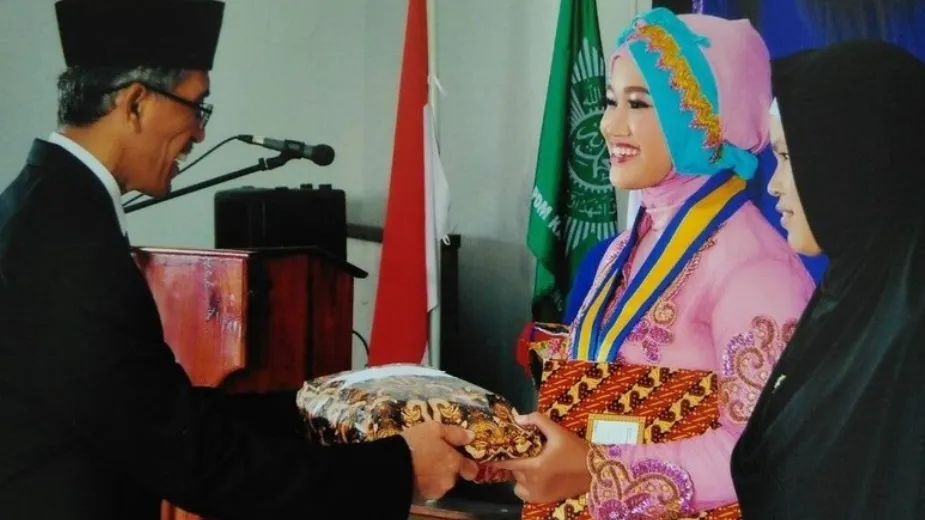 Sita Arliana Siswa dengan lulusan terbaik