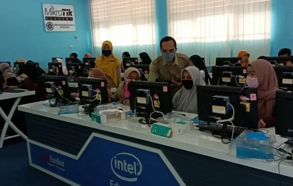 SMK Mudamu Gelar Uji Kompetensi Bahasa Inggris Berbasis Online