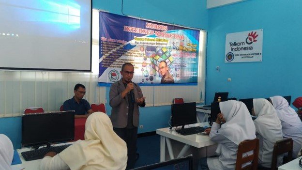 Gandeng OK Oce, Siswa SMK Muhammadiyah 2 Muntilan Ikuti Pelatihan Internet Marketing