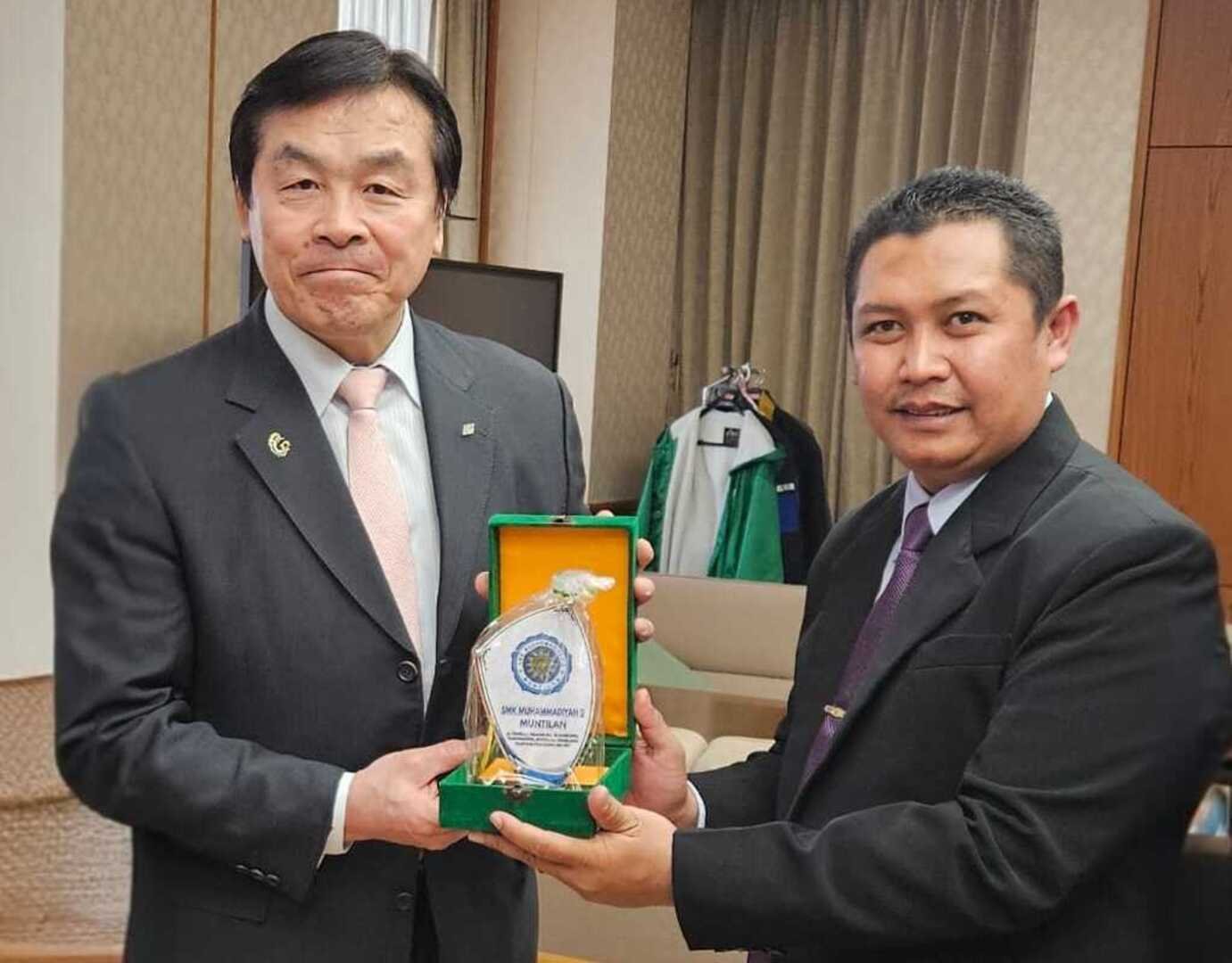 Kepala SMK Muhammadiyah 2 Muntilan Magelang Temui Gubernur Ishikawa Jepang