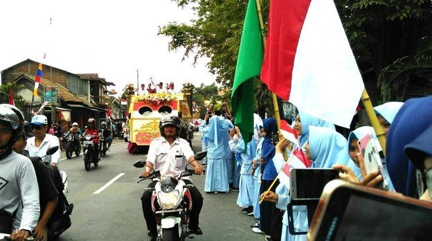 Pelajar Ikut Sambut Piala Adipura