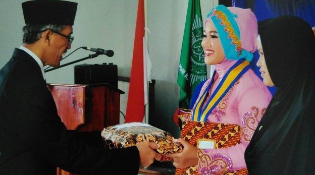 Sita Arliana, Siswa Terbaik di Sekolahnya