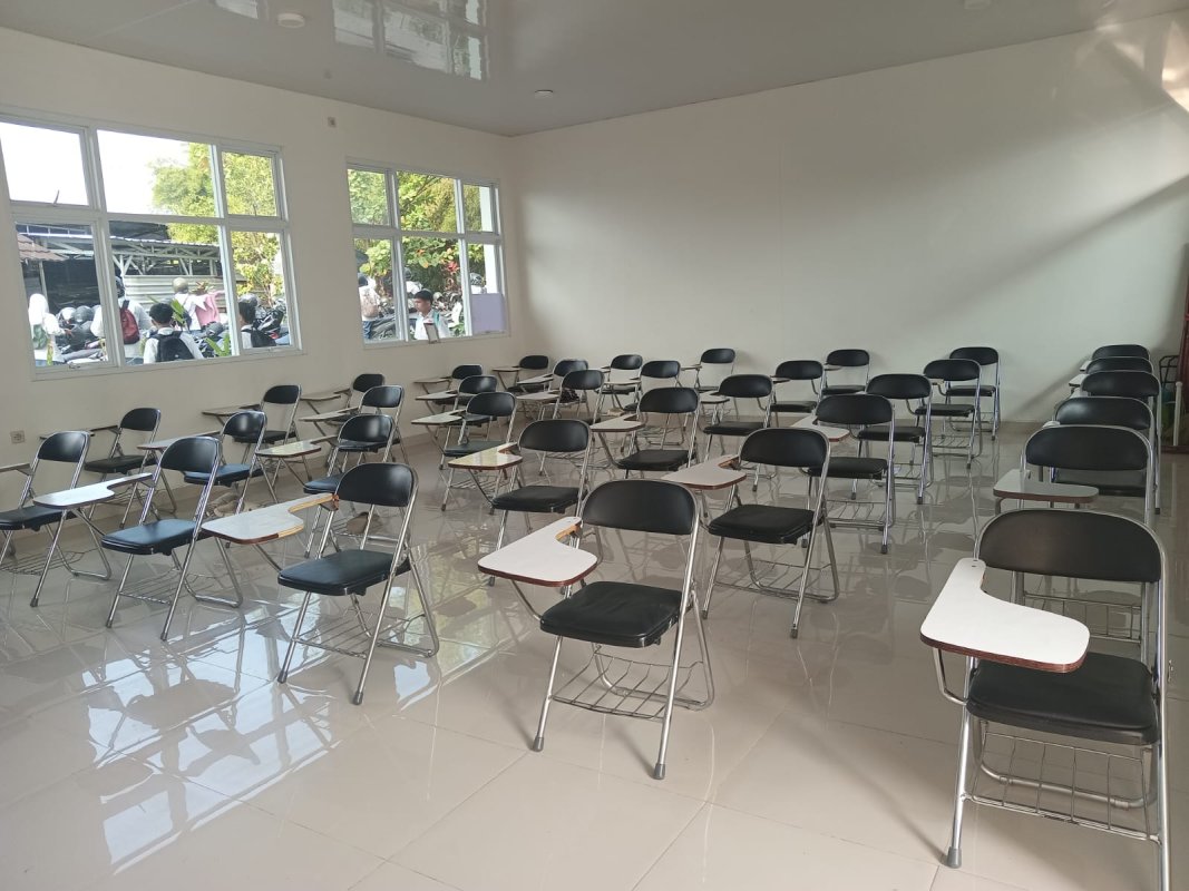 Ruang Kelas yang rapi dan Nyaman
